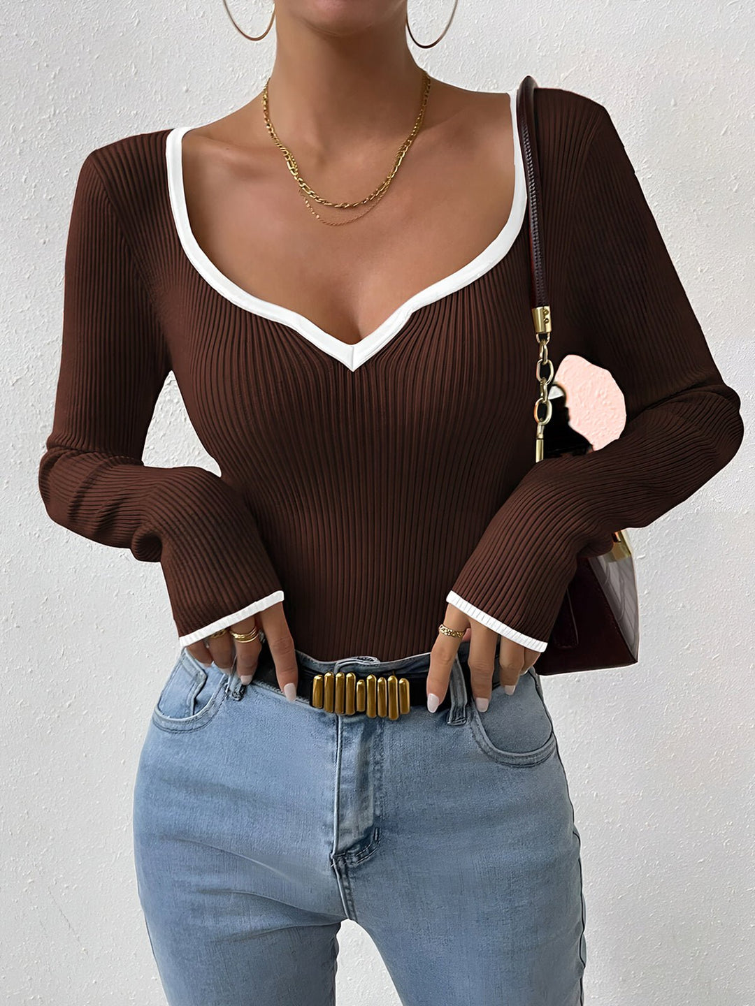 Viola | Fitted Ribbed Knit Sweater with V-Neckline