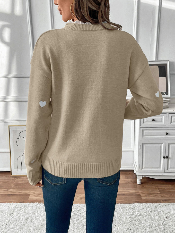 Maya | Knit Sweater with Heart Print and V-Neckline