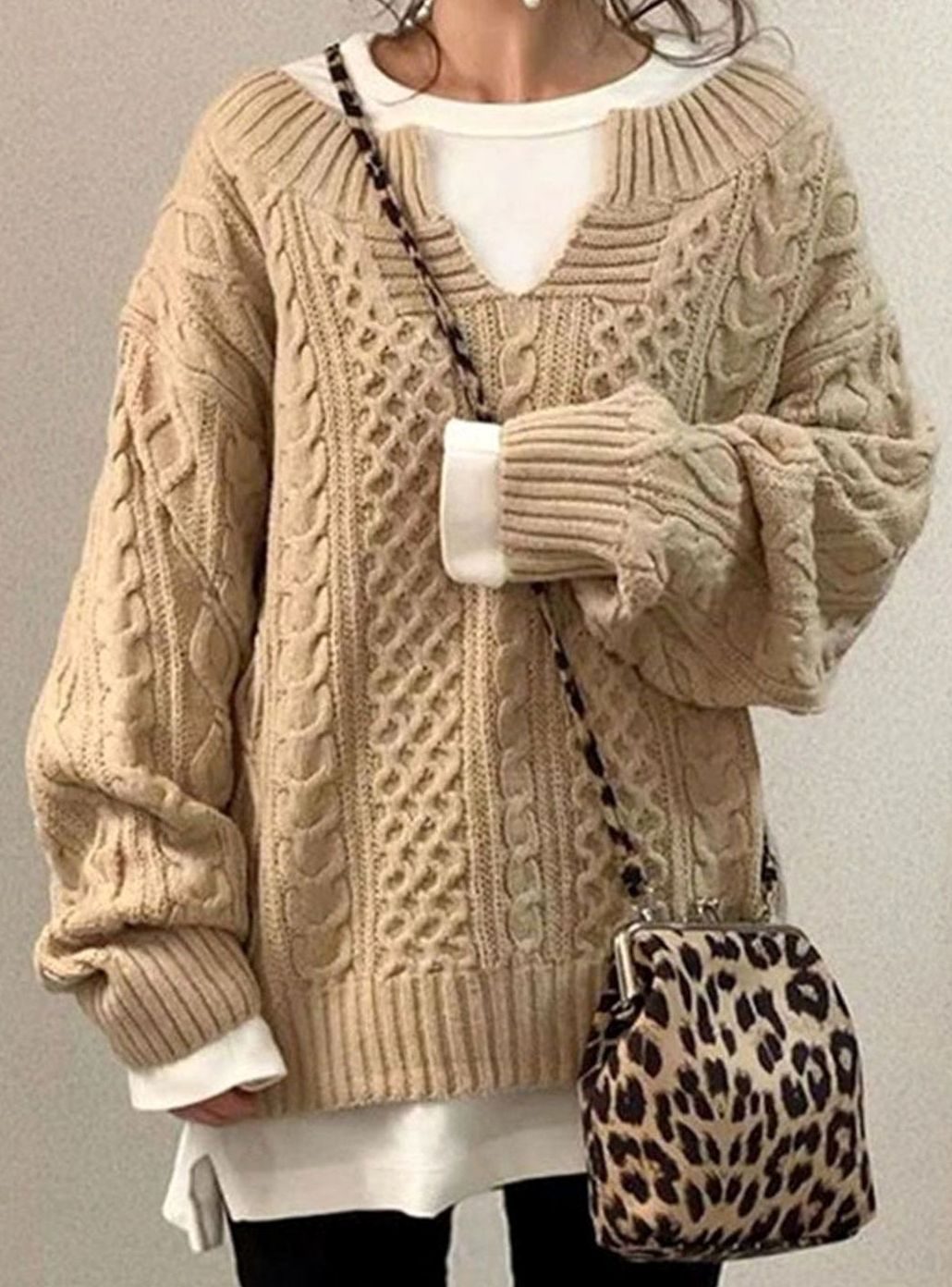 Livia | Oversized V-Neck Cable Knit Sweater