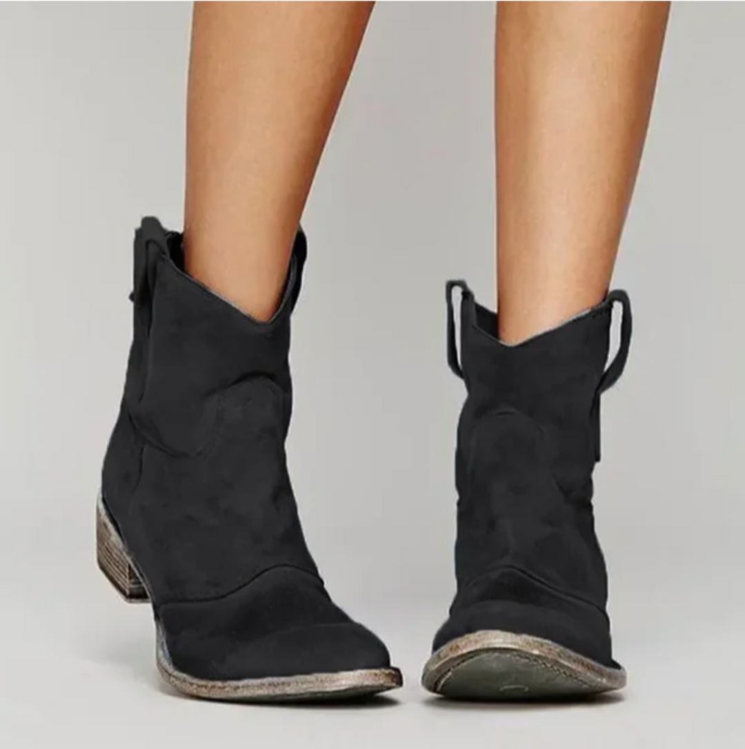 Evie | Elegant suede cowboy boots for a stylish look