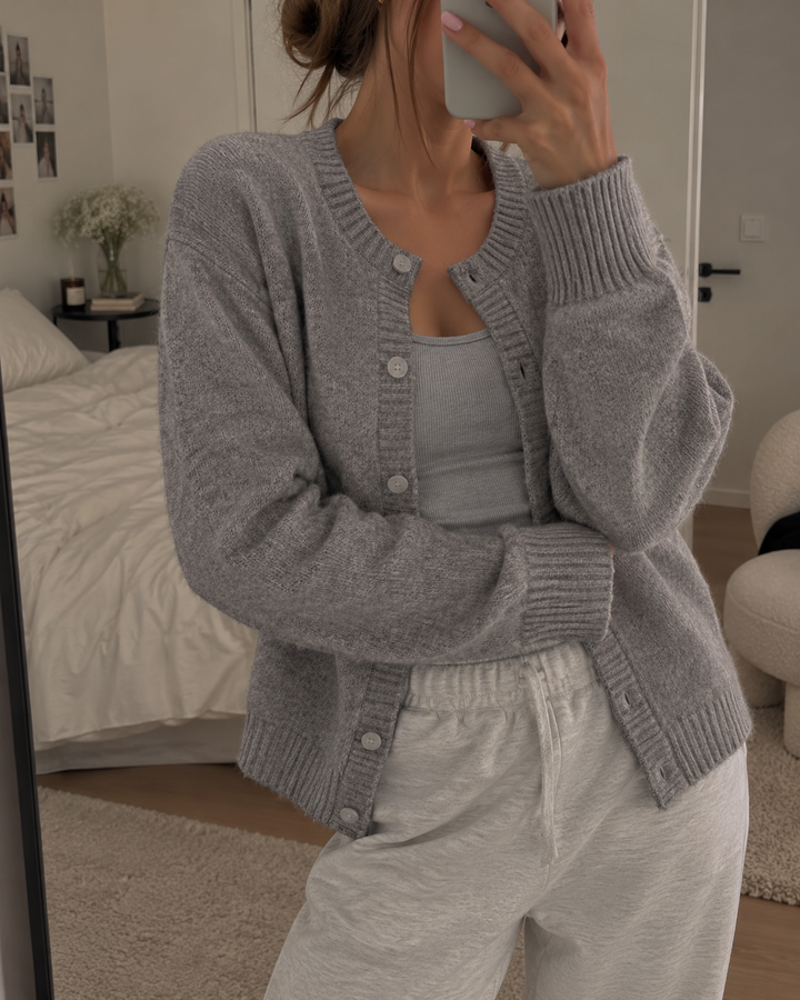 Kaylin | Soft Wool Knit Cardigan with V-Neckline and Ribbed Cuffs