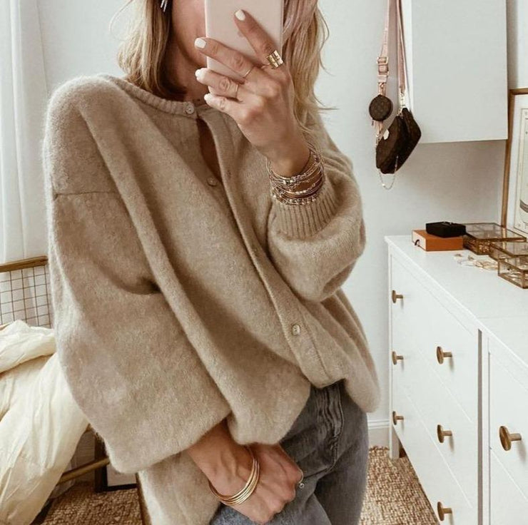 Marta | Oversized Fluffy Knit Cardigan with Round Neck and Button Front