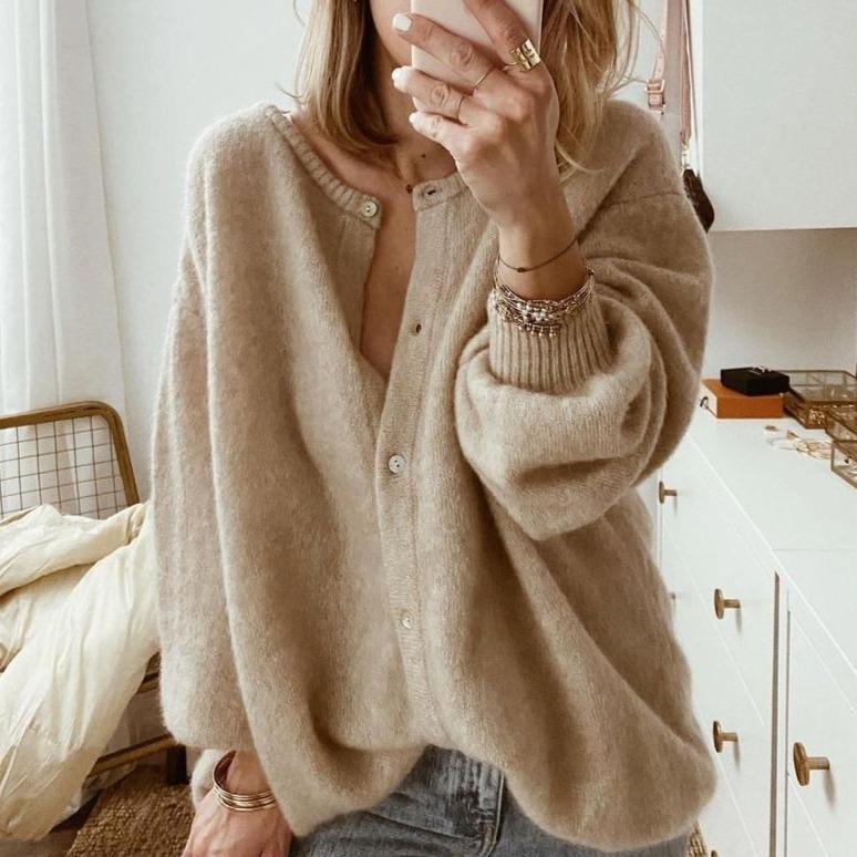 Marta | Oversized Fluffy Knit Cardigan with Round Neck and Button Front